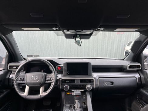 Used 2025 Toyota 4Runner TRD Off-Road image 33