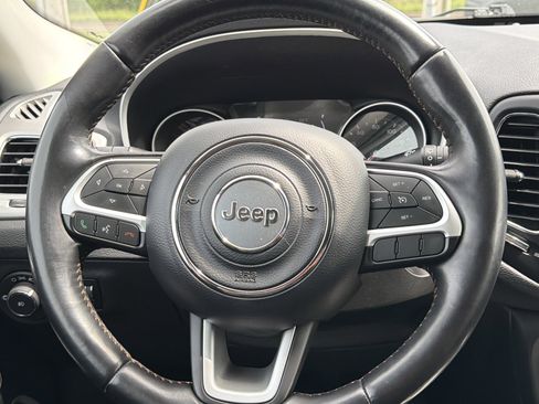 Used 2020 Jeep Compass Latitude w/ Cold Weather Group AWD/4WD image 13