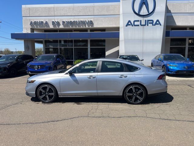 Used 2025 Honda Accord Sport image 4