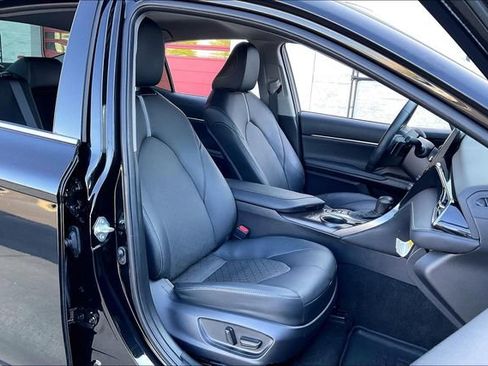 Used 2023 Toyota Camry XSE image 7