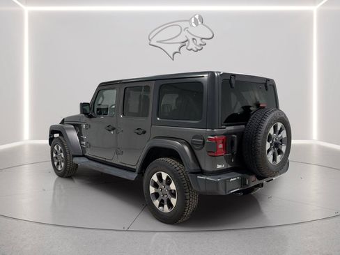 Used 2019 Jeep Wrangler Unlimited Sahara w/ Cold Weather Group AWD/4WD image 3