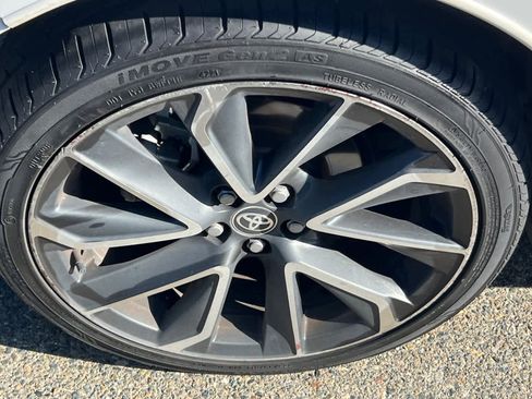 Used 2022 Toyota Corolla XSE FWD image 17