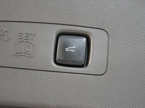Used 2021 Lincoln Corsair AWD w/ Premium Package image 11