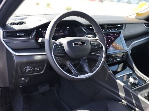 New 2025 Jeep Grand Cherokee Laredo X image 14