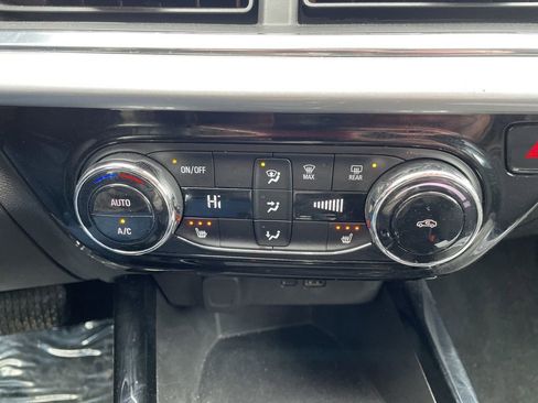 Used 2024 Chevrolet Trax LT w/ Driver Confidence Package FWD image 21
