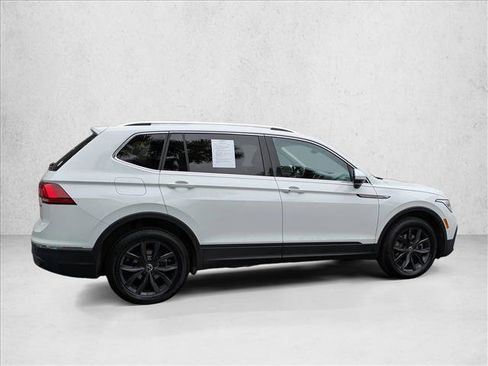 Used 2024 Volkswagen Tiguan SE image 4