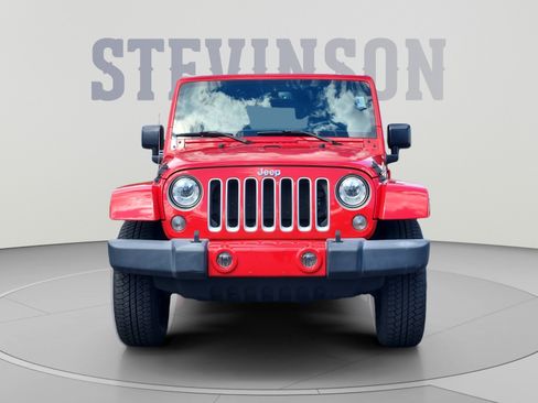 Used 2017 Jeep Wrangler Unlimited Sahara w/ Dual Top Group AWD/4WD image 8