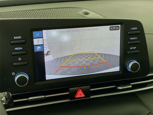 Certified 2025 Hyundai Elantra Hybrid FWD image 16