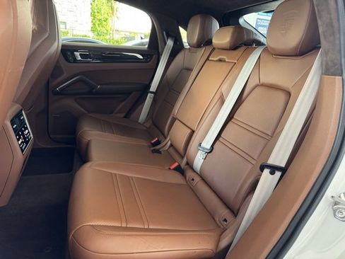 Used 2023 Porsche Cayenne GTS image 21