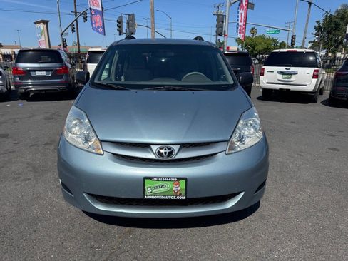 Used 2008 Toyota Sienna LE image 3