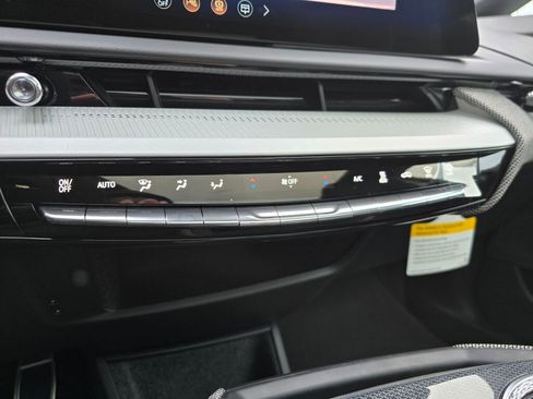 New 2026 Cadillac Optiq Luxury 2 image 22