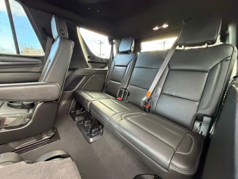 Used 2024 GMC Yukon Denali w/ Advanced Technology Package image 7