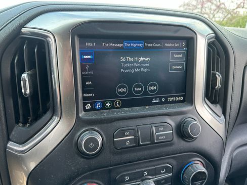 Used 2022 Chevrolet Silverado 2500 LT w/ Convenience Package image 19