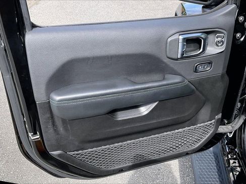 Used 2024 Jeep Wrangler High Altitude image 27