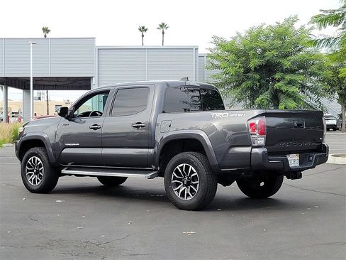 Used 2020 Toyota Tacoma TRD Sport image 2