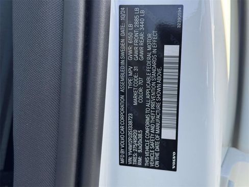 Certified 2025 Volvo XC90 B5 Core image 16