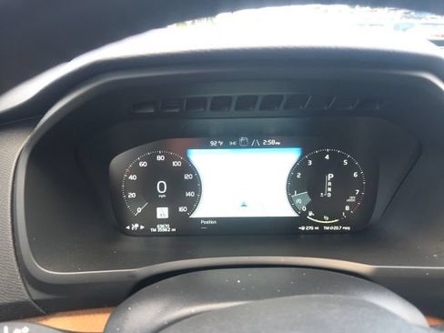 Used 2022 Volvo XC90 T6 Momentum w/ Advanced Package AWD/4WD image 6