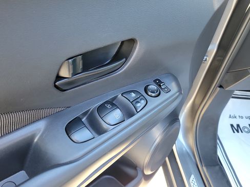 Used 2020 Nissan Kicks S FWD image 17