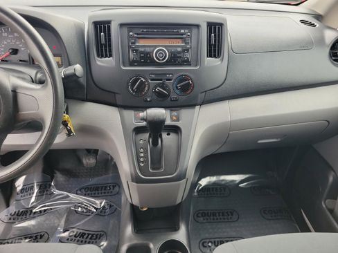 Used 2017 Nissan NV200 S image 13