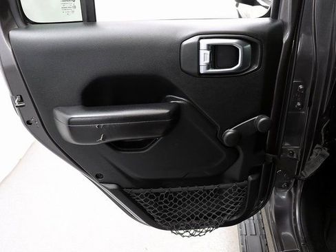 Used 2018 Jeep Wrangler Unlimited Sport image 23