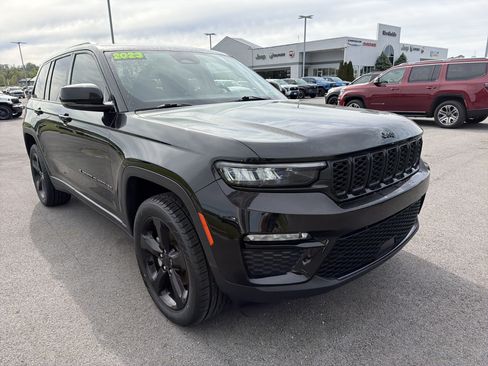 Used 2023 Jeep Grand Cherokee Limited w/ Black Appearance Package RWD image 3