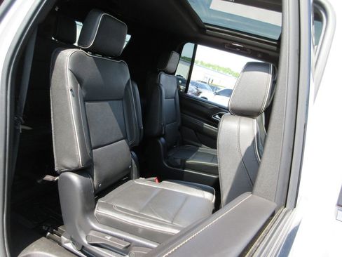 Used 2021 GMC Yukon XL SLT w/ SLT Premium Package AWD/4WD image 26