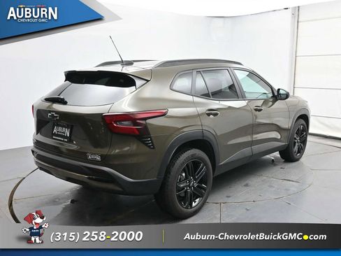 Used 2024 Chevrolet Trax ACTIV FWD image 14