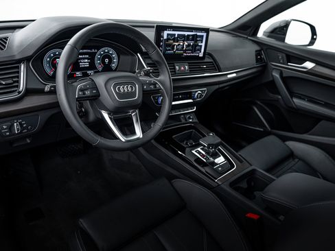 Certified 2025 Audi Q5 2.0T Premium Plus w/ Premium Plus Package image 9