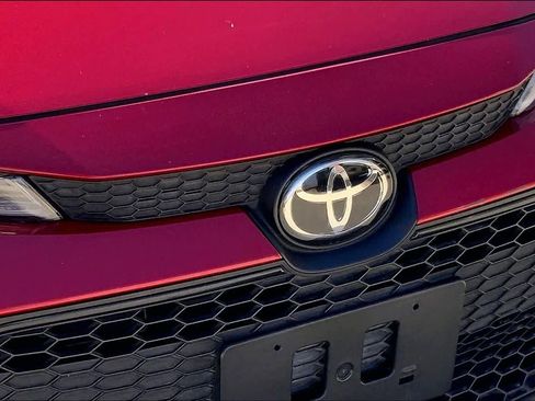 Used 2021 Toyota Corolla LE image 32