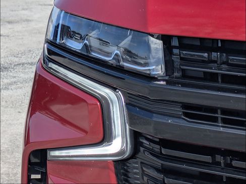 Used 2024 Chevrolet Suburban RST w/ Luxury Package RWD image 10