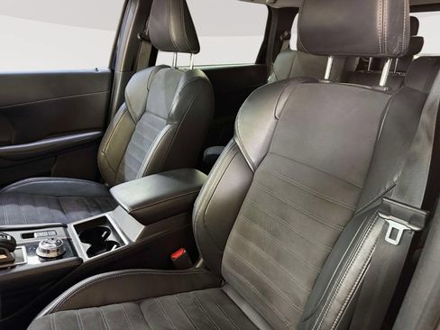 Used 2022 Mitsubishi Outlander SE AWD/4WD image 11