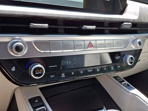 Certified 2024 Kia Telluride EX AWD/4WD image 16
