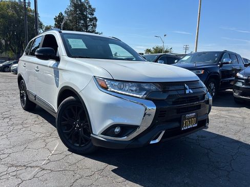 Used 2019 Mitsubishi Outlander LE FWD image 1