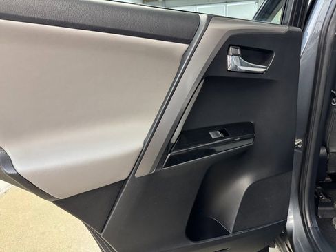 Used 2018 Toyota RAV4 Limited image 14