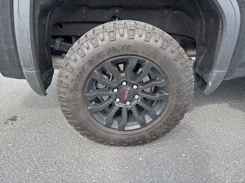 Used 2022 GMC Sierra 1500 AT4X image 11