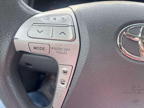 Used 2010 Toyota Camry XLE FWD image 31