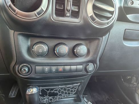 Used 2017 Jeep Wrangler Unlimited Sport w/ Quick Order Package 24S AWD/4WD image 12