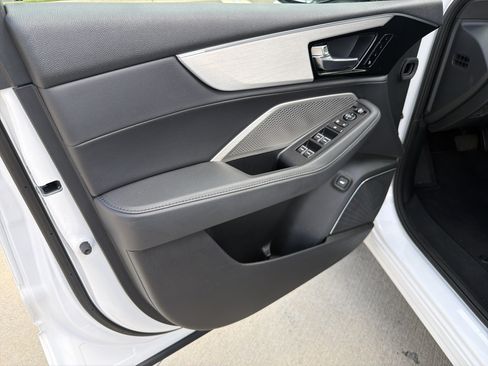 Used 2023 Acura MDX SH-AWD image 14