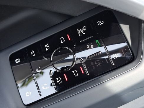 New 2025 Audi Q5 Prestige image 31