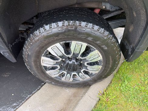 Used 2024 GMC Sierra 3500 Denali w/ Denali Reserve Package image 10