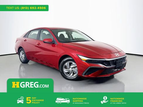 Used 2024 Hyundai Elantra SE image 1
