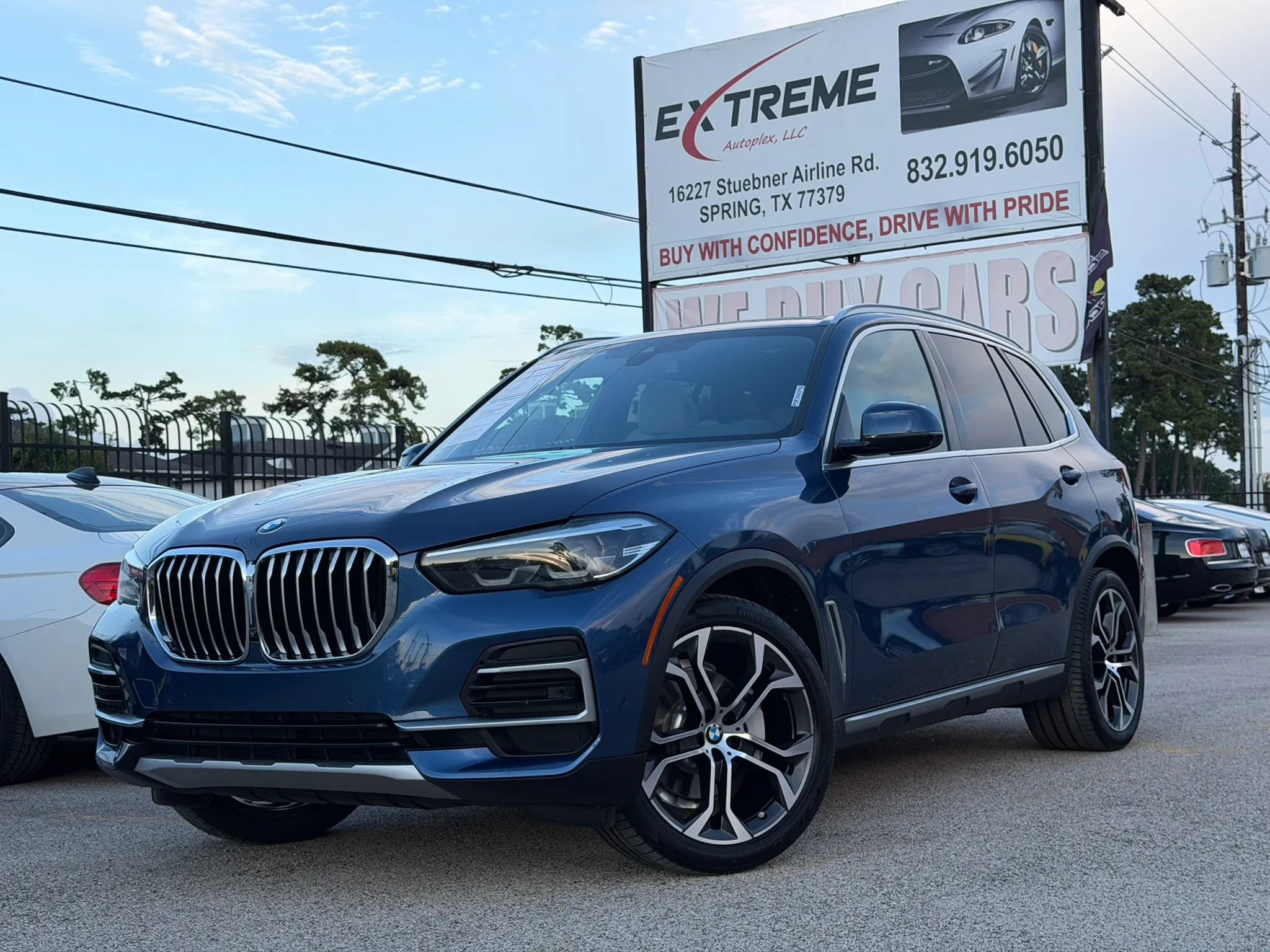 Used 2023 BMW X5 xDrive40i w/ Parking Assistance Package AWD/4WD image 1