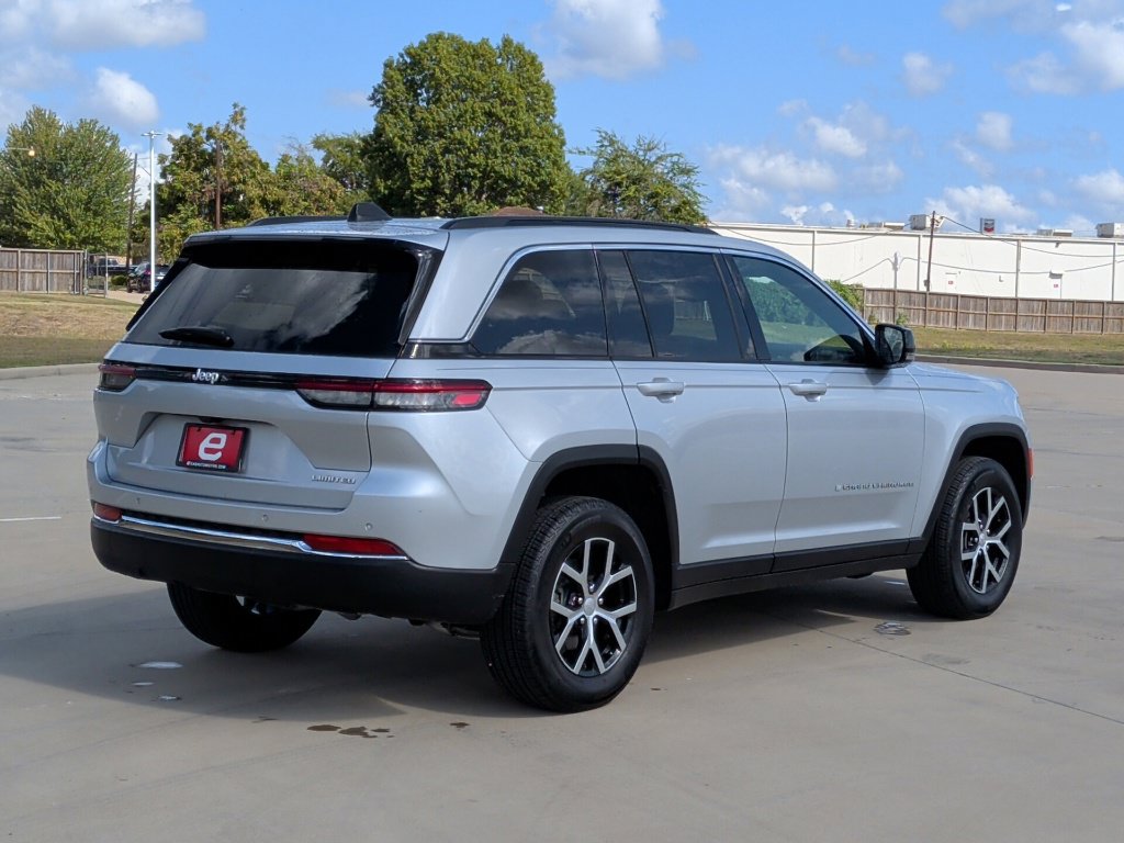 Used 2024 Jeep Grand Cherokee Limited RWD image 8