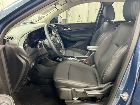 Used 2025 Buick Encore GX Preferred FWD image 19