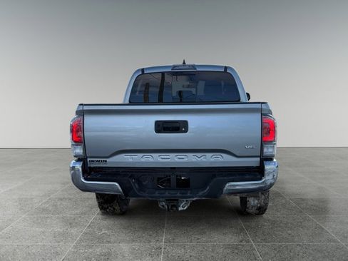 Used 2023 Toyota Tacoma TRD Off-Road image 4