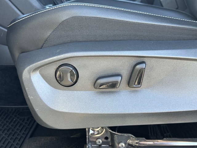 Certified 2024 Volkswagen Tiguan SE R-Line FWD image 24