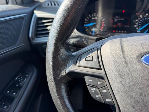 Used 2019 Ford Edge SE FWD image 12
