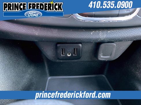 Used 2022 Chevrolet Traverse LS image 31