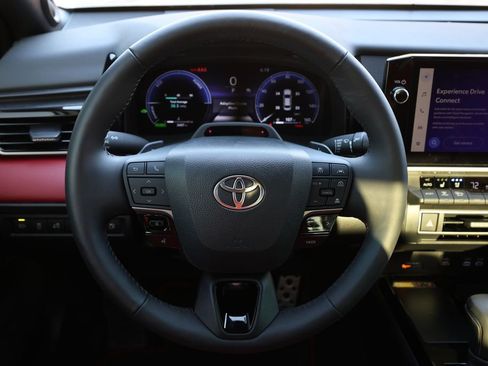 Used 2025 Toyota Camry XSE image 15