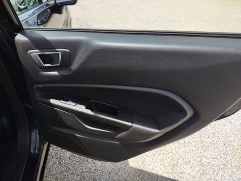 Used 2014 Ford Fiesta Titanium FWD image 23